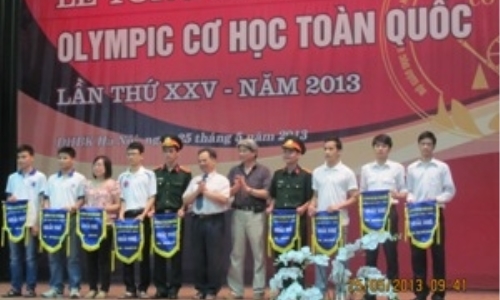 Trao giải thưởng cuộc thi Olympic cơ học toàn quốc